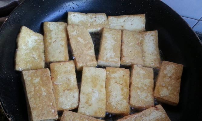 香辣豆腐饭怎么做？有哪些步骤和技巧？