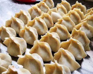 香辣豆豉圆白菜胡萝卜馅变色水饺怎么做？步骤和技巧是什么？