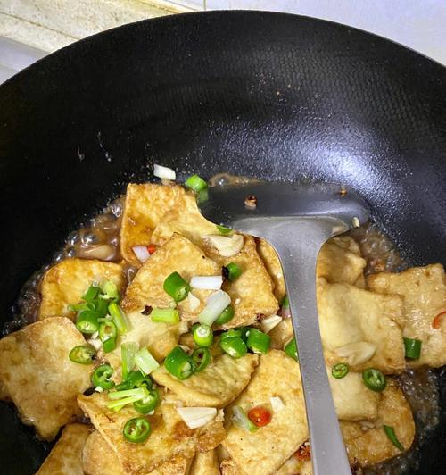 香辣脆皮豆腐怎么做？有哪些步骤和技巧？