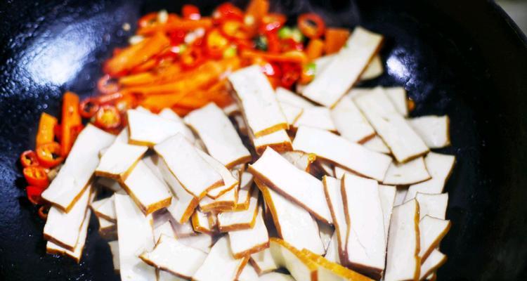 香辣炒豆腐怎么做？有哪些步骤和技巧？