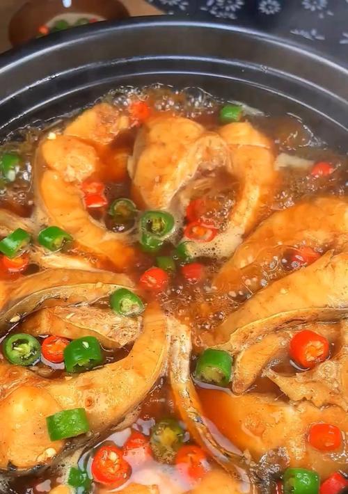 香辣草鱼怎么做才好吃？详细步骤和技巧是什么？
