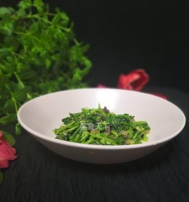 香辣菠菜方便面怎么做？有哪些步骤和技巧？