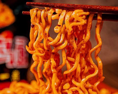 香辣菠菜方便面怎么做？有哪些步骤和技巧？