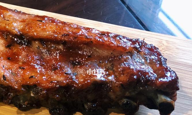 香烤猪肋骨的做法是什么？如何在家做出餐厅级美味？