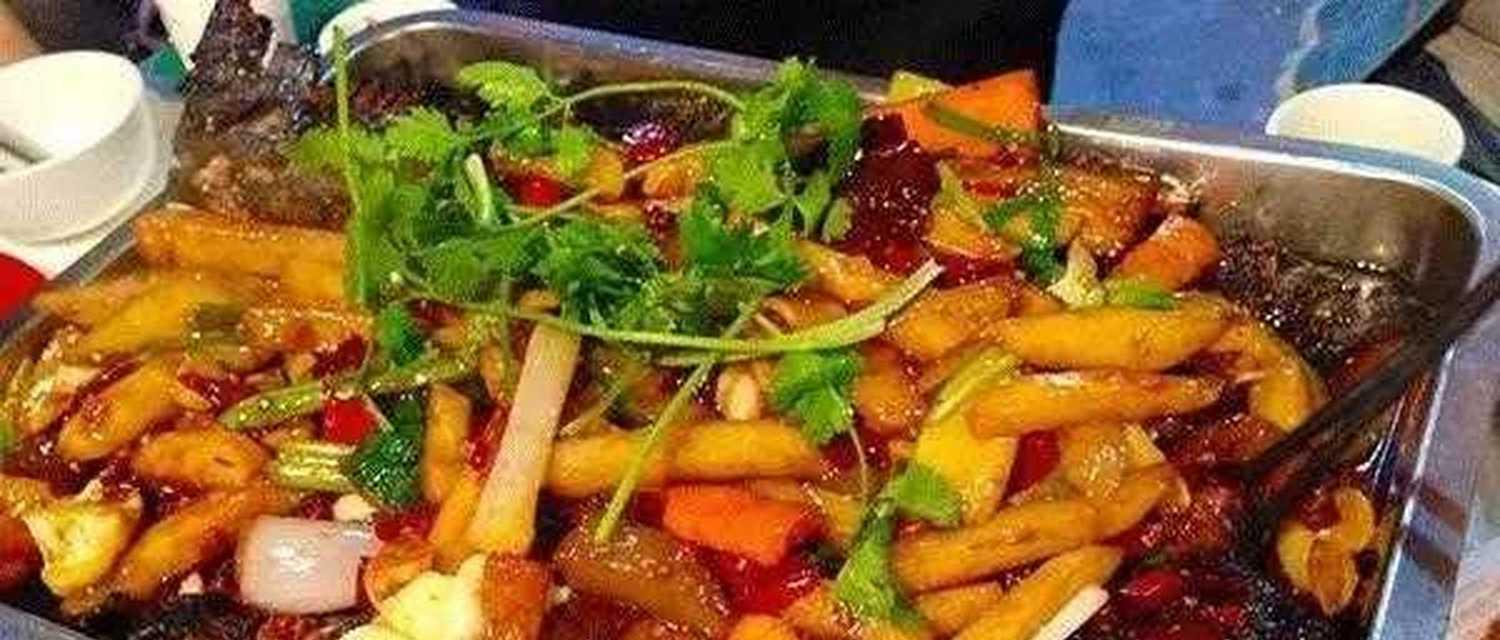 香烤鲤鱼的做法是什么？如何确保鲤鱼烤制的口感和味道？