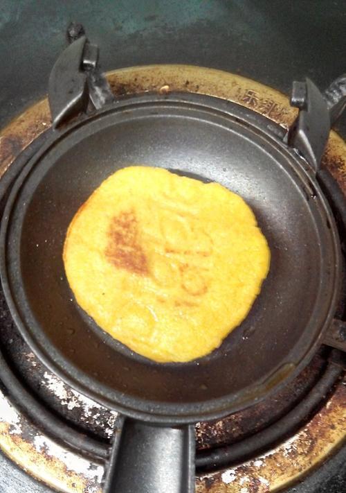 香煎玉米饼怎么做？步骤和技巧有哪些？
