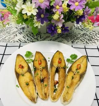 香煎小青昌鱼怎么做？步骤和技巧有哪些？
