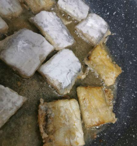 香煎藕合怎么做？步骤和技巧有哪些？