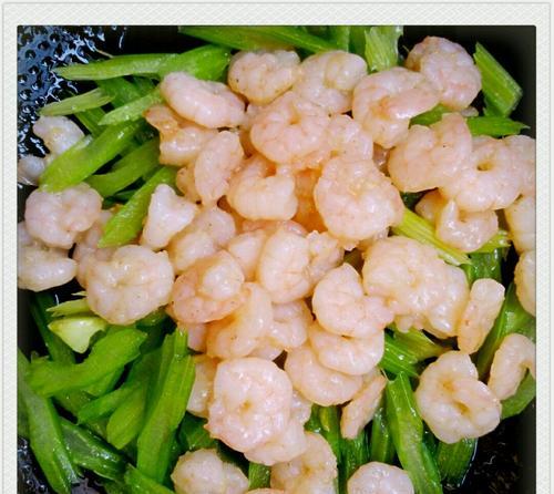 鲜虾仁炒核桃仁怎么做？步骤和技巧有哪些？