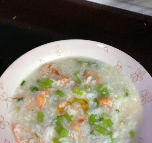 鲜虾芹菜粥怎么做？有哪些步骤和技巧？
