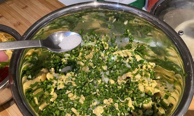 鲜虾韭菜鸡蛋饺子馅怎么做？有哪些常见问题及解决方法？