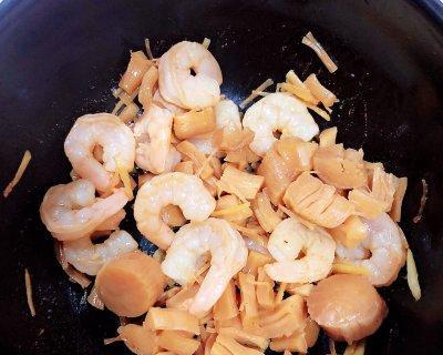 鲜虾鸡肉蘑菇粥怎么做？有哪些步骤和技巧？