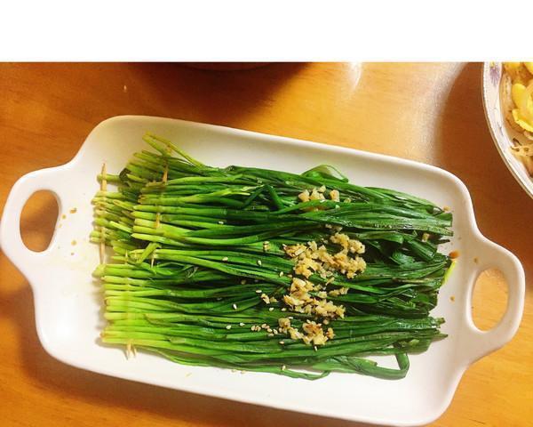鲜虾炒韭菜怎么做？步骤和技巧有哪些？