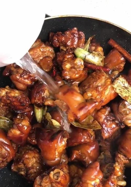 鲜笋咸菜炖猪蹄的做法是什么？步骤详解有吗？