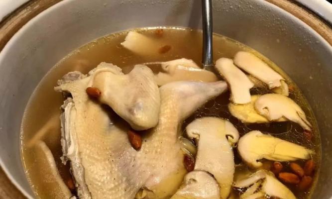 鲜松茸鸡汤怎么做？步骤和技巧有哪些？