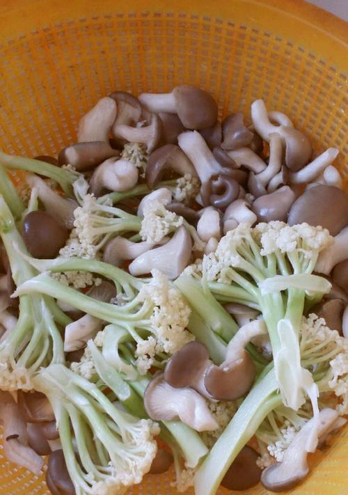 鲜蔬蘑菇蛋花汤怎么做？有哪些步骤和技巧？