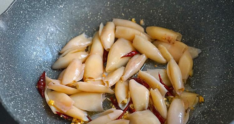 鲜蔬炒乌贼怎么做？步骤和技巧有哪些？