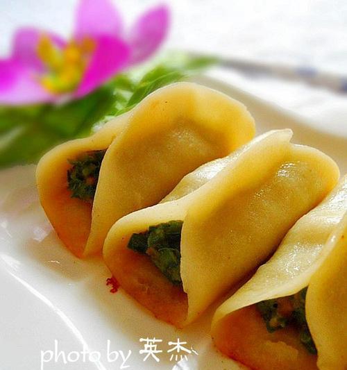 鲜肉锅贴怎么做？家庭版鲜肉锅贴的做法步骤是什么？