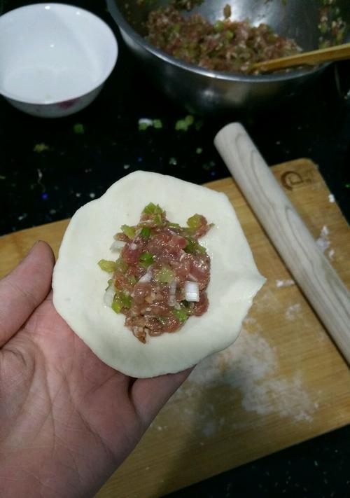 鲜肉包子怎么做？在家制作鲜肉包子的步骤和技巧是什么？