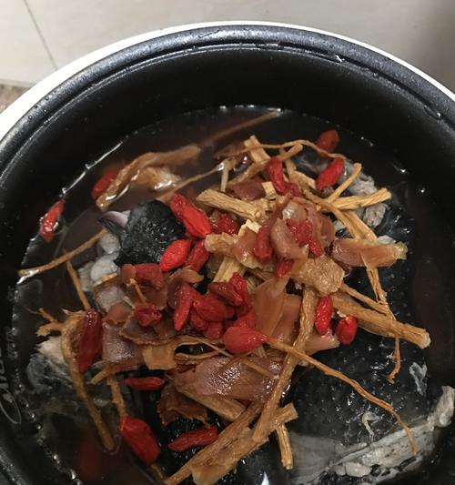 鲜人参乌鸡汤的做法是什么？如何在家轻松制作？