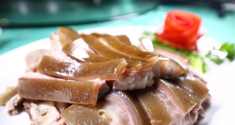 鲜芹炒冰卷怎么做？步骤和技巧是什么？