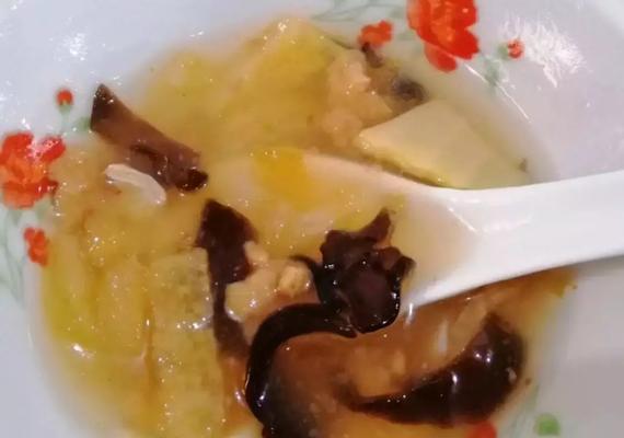 鲜泥鳅面嘎嘎怎么做？具体步骤和技巧是什么？