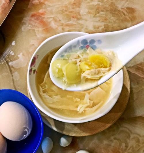 鲜嫩糖水鸡蛋怎么做？有哪些步骤和技巧？