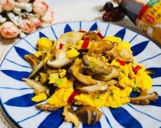 鲜蘑炒鸡蛋怎么做？步骤和技巧有哪些？