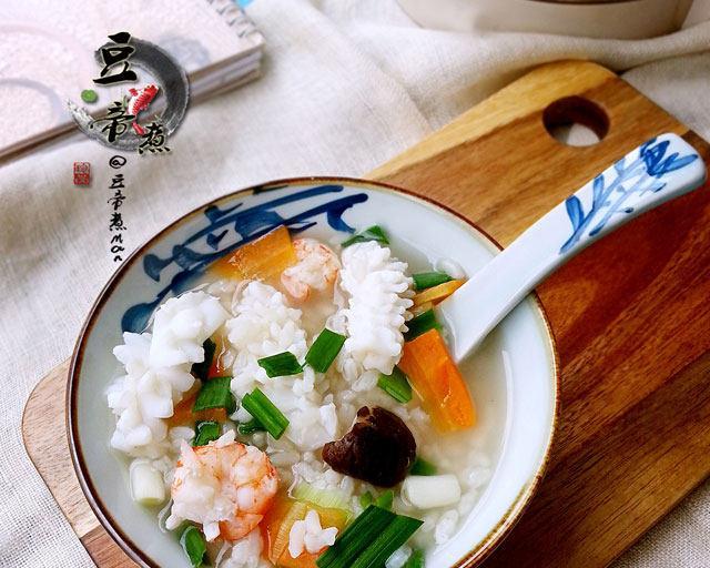 鲜美鱿鱼香粥怎么做？详细步骤和技巧是什么？