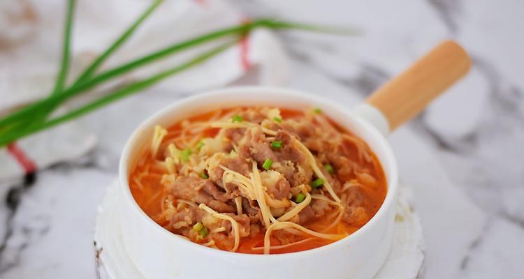 鲜美金针菇鱼汤怎么做？有哪些步骤和技巧？