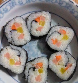 如何在家做出鲜美火腿寿司？火腿寿司的做法步骤是什么？