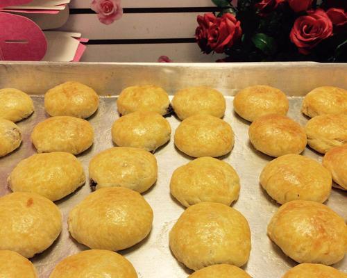 鲜玫瑰花饼怎么做？制作过程中需要注意哪些问题？