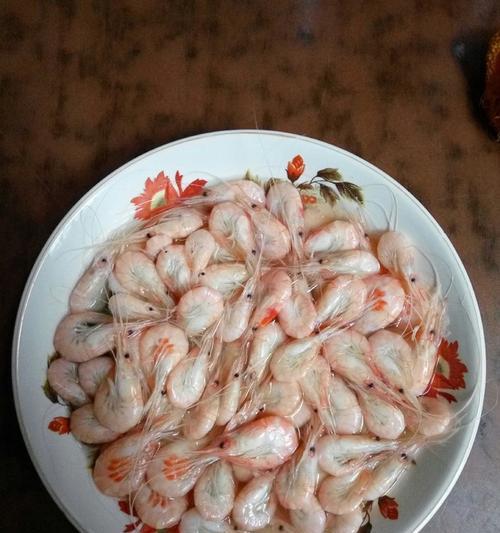 鲜炒小白虾怎么做？有哪些步骤和技巧？