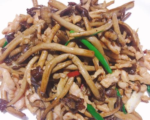 鲜茶树菇炒肉怎么做？步骤和技巧有哪些？