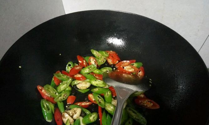 鲜蚕豆小炒肉怎么做？步骤和技巧有哪些？