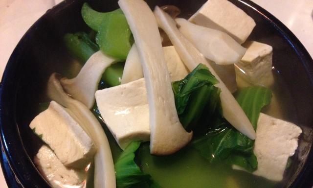 鲜贝豆腐汤的做法是什么？如何在家轻松制作？