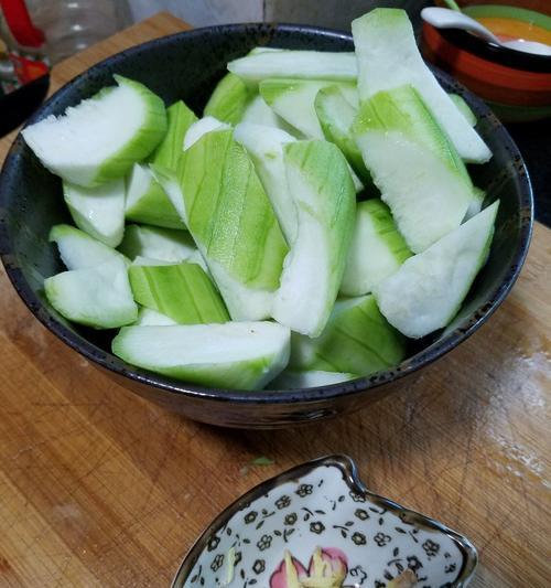 夏日鲜甜避暑汤怎么做？有哪些步骤和秘诀？