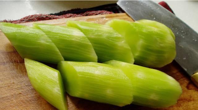 夏日清爽轻食怎么做？脆爽莴苣丝的制作方法是什么？