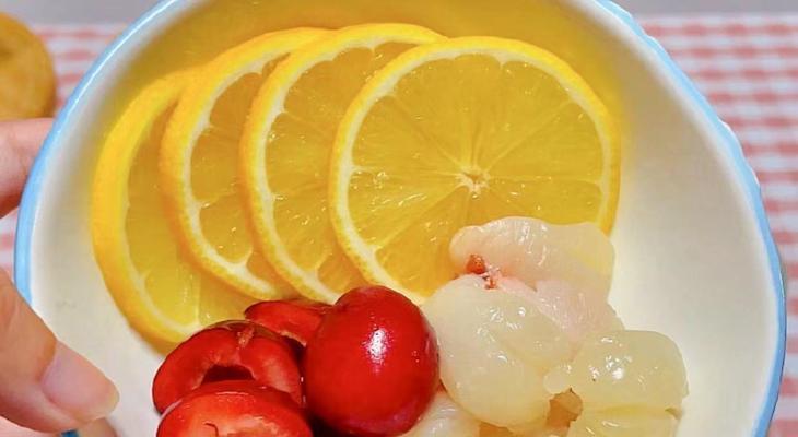 夏日清凉柠檬饮怎么做？有哪些步骤和技巧？