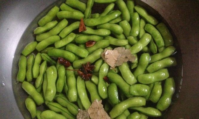 夏日凉拌毛豆怎么做？有哪些步骤和技巧？
