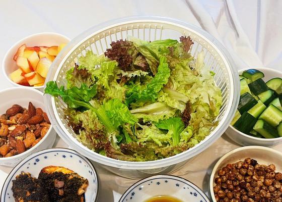 夏日健康减脂沙拉空气炸锅版怎么做？有哪些步骤和技巧？