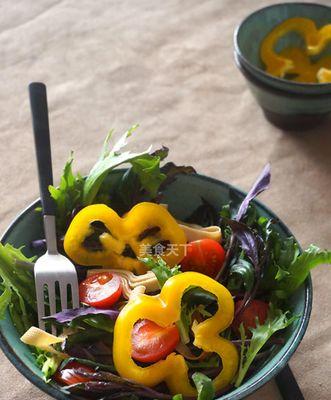 夏日大拌菜怎么做？有哪些简单步骤和技巧？
