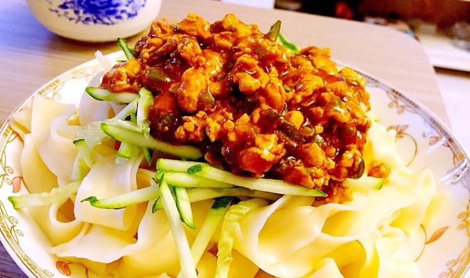 夏季最爱尖椒肉末打卤面怎么做？步骤和技巧有哪些？