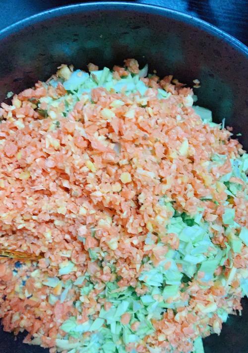 夏季的饺子馅怎么做才好吃？有哪些创意食谱推荐？