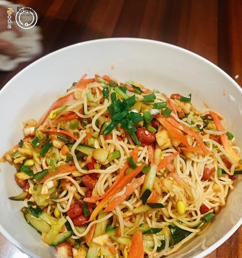 夏季必吃凉面怎么做？有哪些简单易学的凉面食谱？