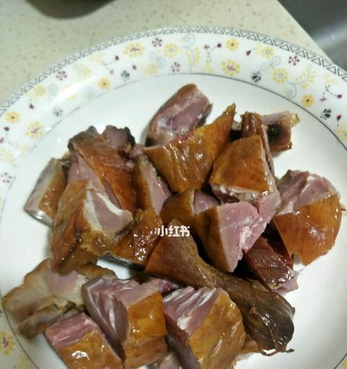 下酒菜麻辣腊鸭怎么做？详细步骤和技巧是什么？