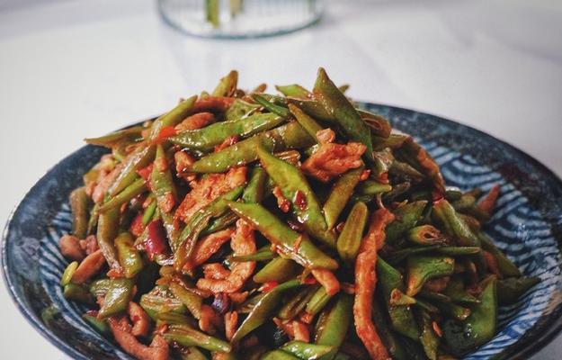 泡椒炒肉怎么做才下饭？步骤和技巧是什么？