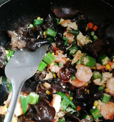 蝦仁彩蔬拌飯怎么做？有哪些步骤和技巧？
