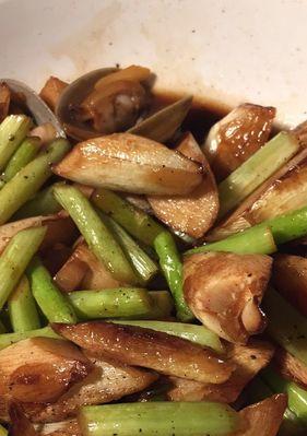虾子焖茭白怎么做？步骤和技巧有哪些？