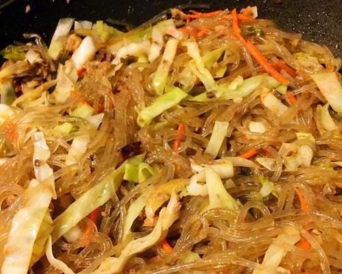 虾油炒粉丝卷心菜怎么做？步骤和技巧有哪些？